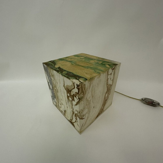 Image 1 of Lampe de table cube en lucite, Mid Century, années 1970