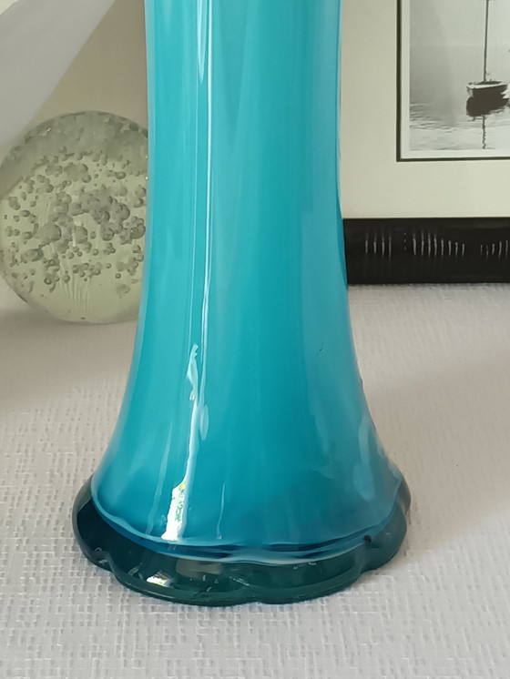 Image 1 of Vase Bleu En Verre Soufflé Vintage