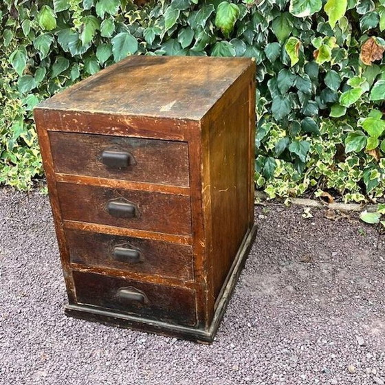 Image 1 of Meuble vintage à 4 tiroirs avec poignées en coquillage