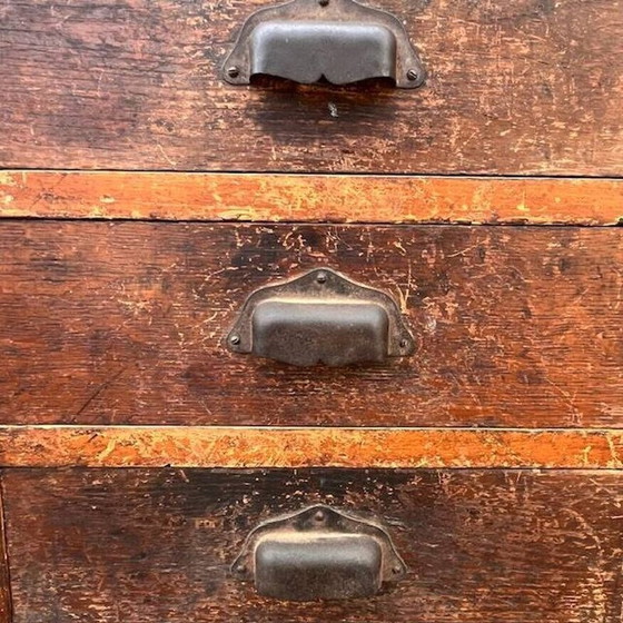 Image 1 of Meuble vintage à 4 tiroirs avec poignées en coquillage