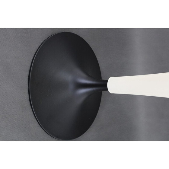 Image 1 of Table vintage en blanc crème et noir par Philippe Starck, Italie 1990