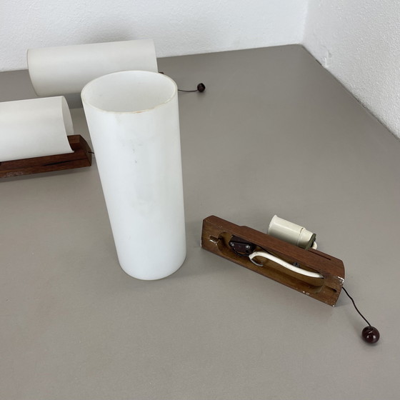 Image 1 of Ensemble de 3 appliques minimales en verre blanc satiné et en teck, Danemark, années 1960