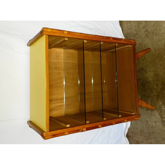 Image 1 of Bibliothèque vintage en bois, bambou, rotin et verre, années 1950