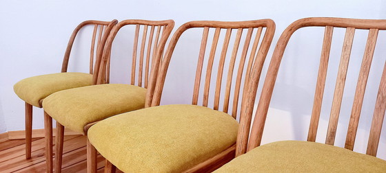 Image 1 of Chaises de salle à manger attribuées à A. Suman pour Tatra Nabytok, Tchécoslovaquie, années 1960, ensemble de 4