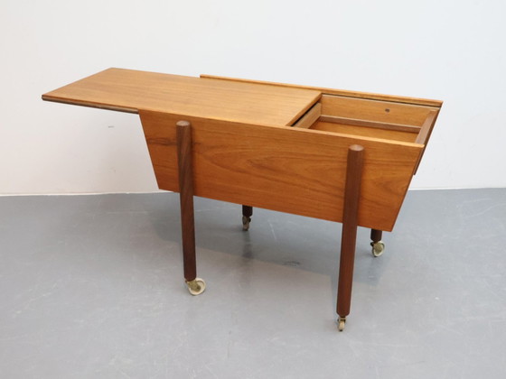 Image 1 of Armoire de mercerie danoise sur roulettes