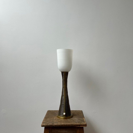 Image 1 of Lampe de table vintage en laiton et verre opalin par Sonja Katzin pour Asea, Suède années 1950
