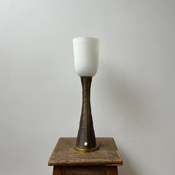 Image 1 of Lampe de table vintage en laiton et verre opalin par Sonja Katzin pour Asea, Suède années 1950
