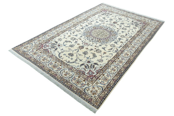 Image 1 of Tapis nain 9 La noué à la main avec soie - Tapis d'Orient 310 X 203 cm