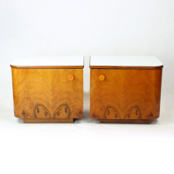 Image 1 of Paire de tables de chevet en noyer et verre blanc, Tchécoslovaquie 1960