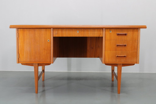 Bureau danois en teck des années 1960, restauré