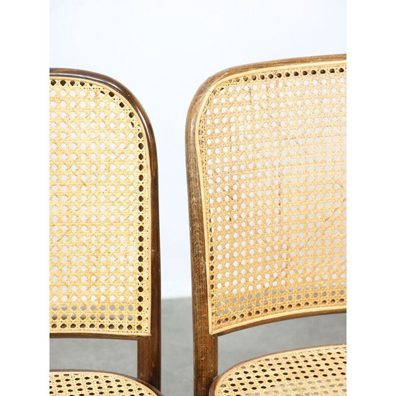 Image 1 of Ensemble de 4 chaises vintage No. 811 de Michael Thonet