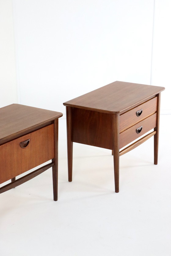 Image 1 of Ensemble de 2 tables de nuit Wébé Louis Van Teeffelen 'Beek En Donk' Vintage