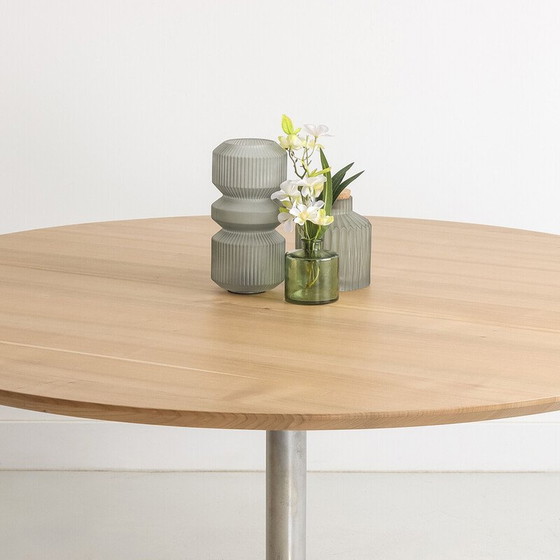 Image 1 of Table ronde vintage en bois de cerisier avec base en métal