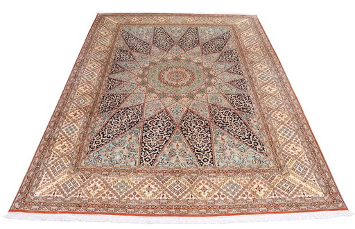 Nouveau tapis de soie du Cachemire - Très beau motif Gonbad