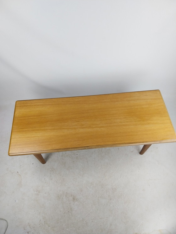 Image 1 of 1 X Table basse danoise en teck et hêtre 1970's