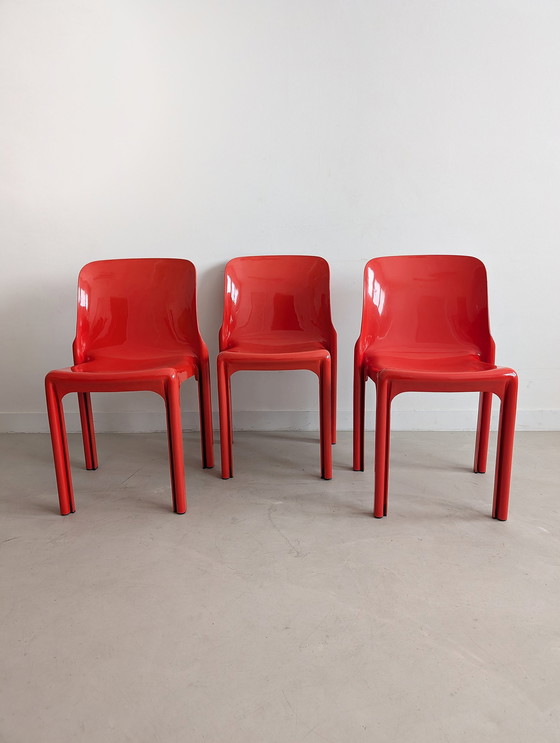 Image 1 of Ensemble de salle à manger rouge 'Selene' par Vico Magistretti pour Artemide 1960s