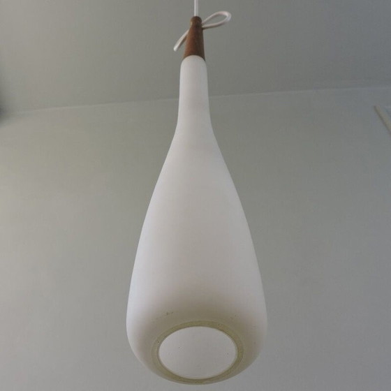 Image 1 of Lampe suspendue vintage en teck et opaline par Uno et Osten Kristiansson, Suède 1960