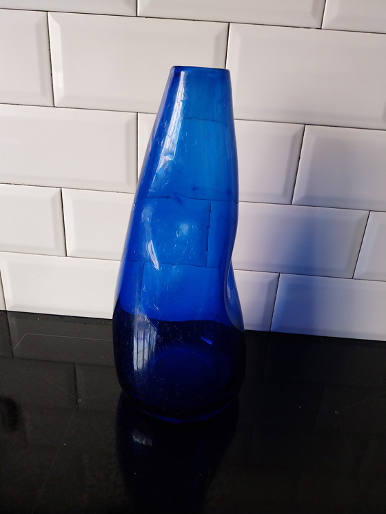 Image 1 of 1 X Vase Murano bleu soufflé à la bouche et formé à la main, hauteur 35 cm