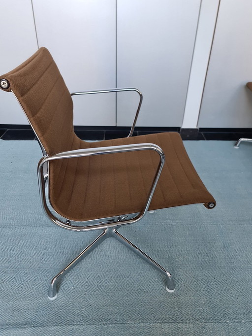 4X Vitra Eames Ea108