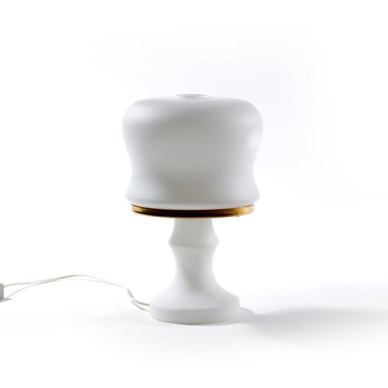 Image 1 of Lampe de table vintage en verre blanc et laiton par Osvetlovaci Sklo, Tchécoslovaquie 1970