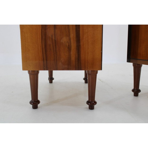 Image 1 of Paire de tables de chevet vintage en noyer, Italie 1960