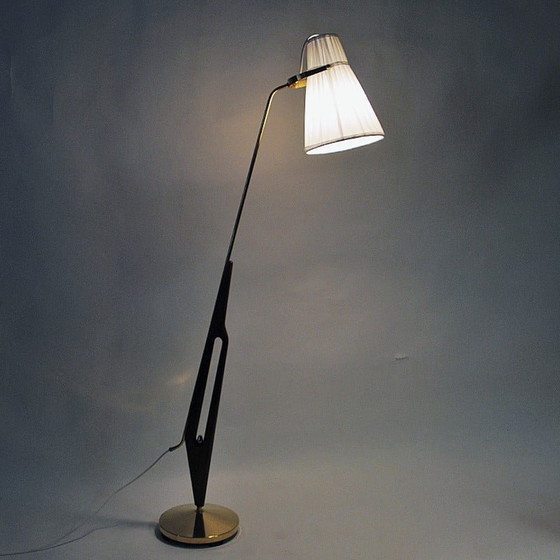 Image 1 of Lampadaire suédois vintage en laiton et teck par Hans Bergström pour Asea, années 1950