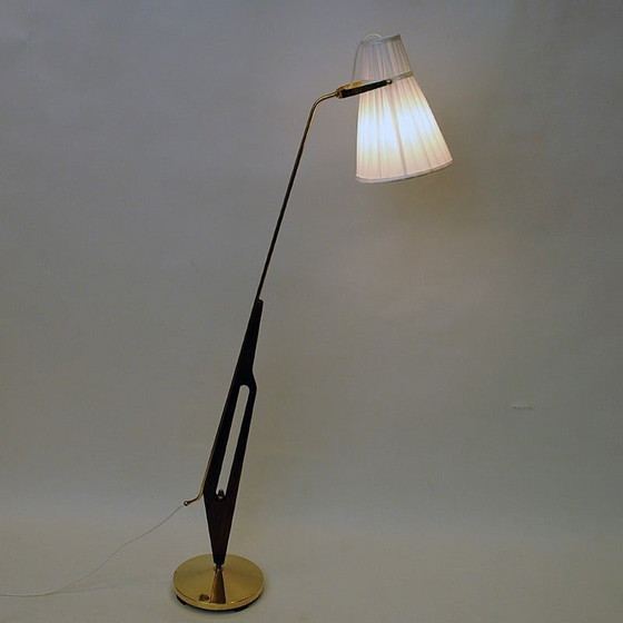 Image 1 of Lampadaire suédois vintage en laiton et teck par Hans Bergström pour Asea, années 1950