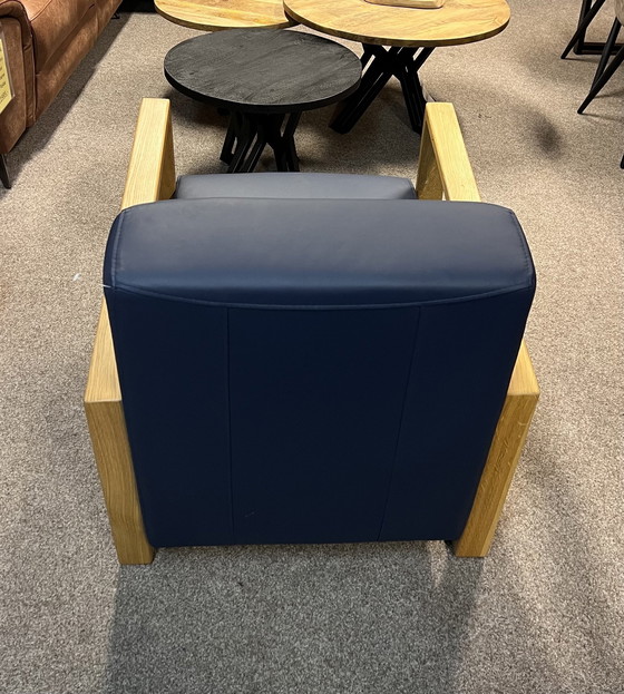 Image 1 of Vente : Fauteuil moderne en cuir bleu