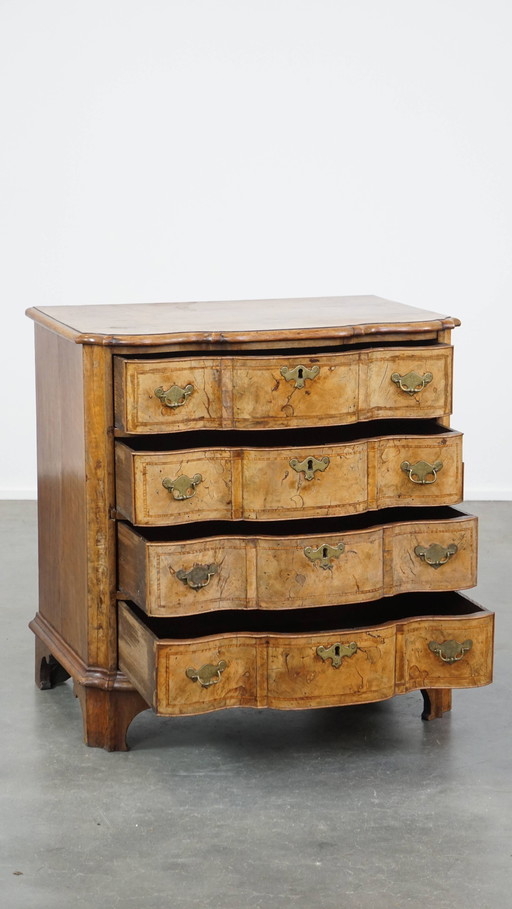 Commode en bois avec 4 tiroirs