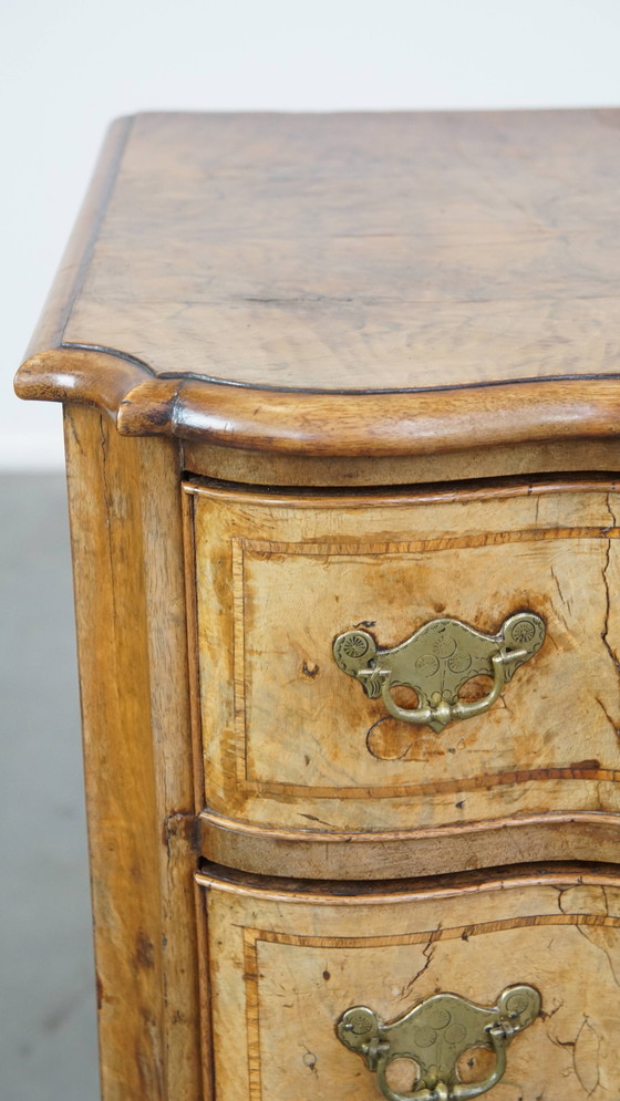 Image 1 of Commode en bois avec 4 tiroirs