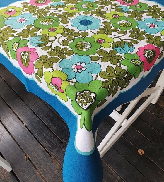 Image 1 of 13312 Nappe à fleurs vintage des années 1970