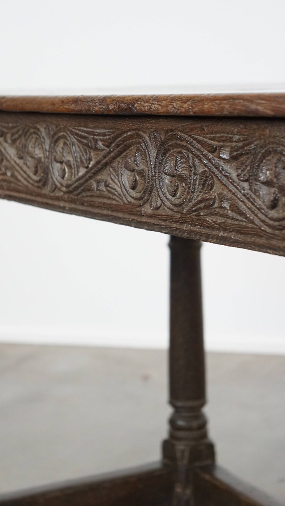 Image 1 of Table d'appoint/table de salon avec détails sculptés