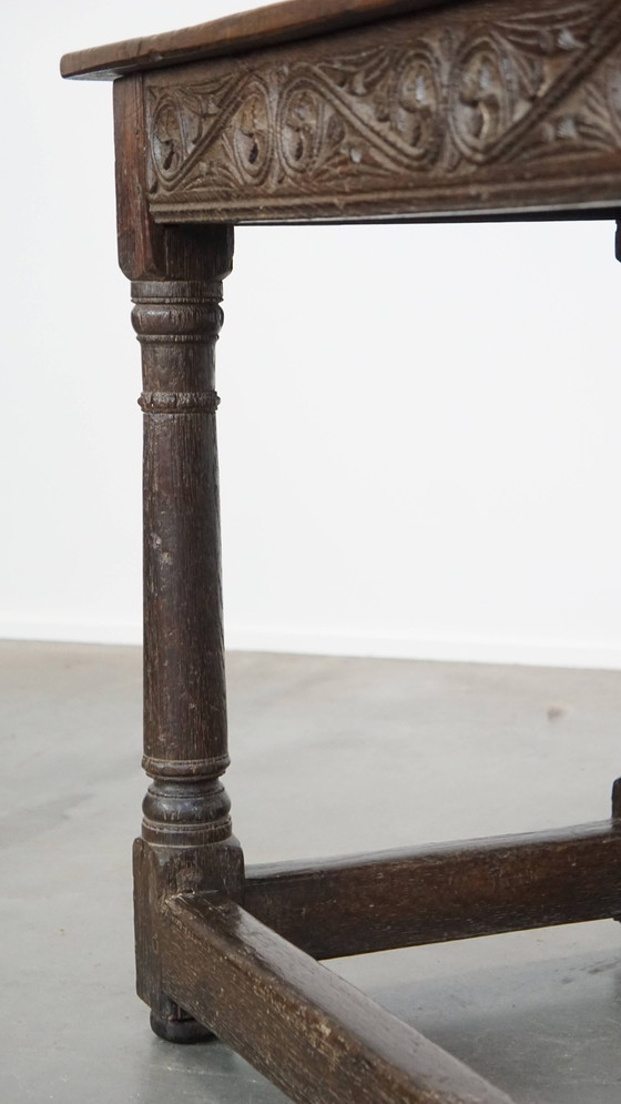 Image 1 of Table d'appoint/table de salon avec détails sculptés