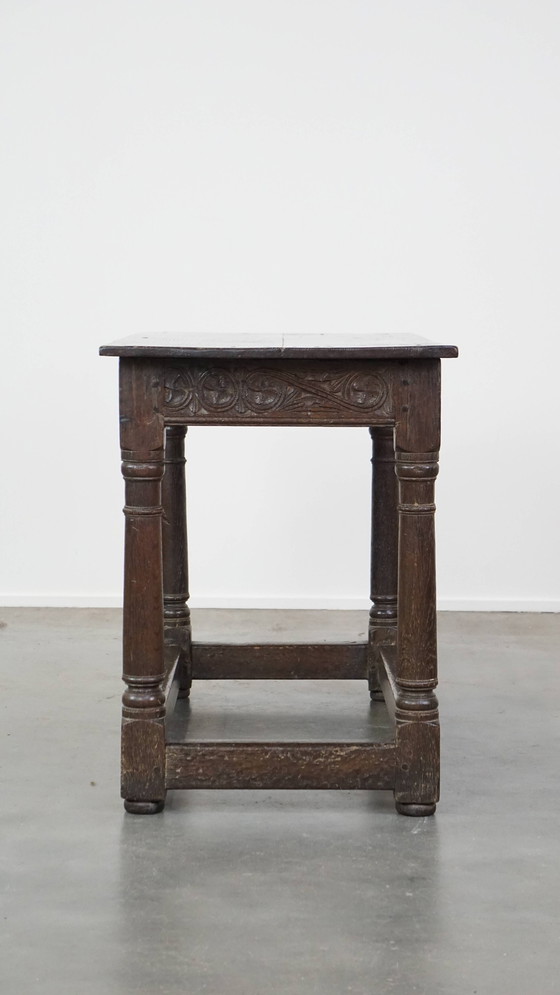 Image 1 of Table d'appoint/table de salon avec détails sculptés