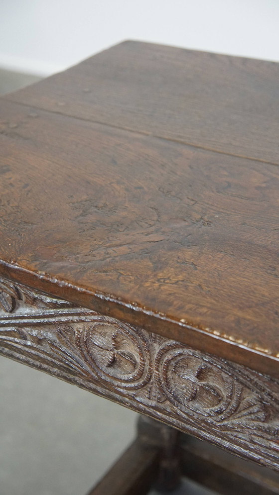 Image 1 of Table d'appoint/table de salon avec détails sculptés