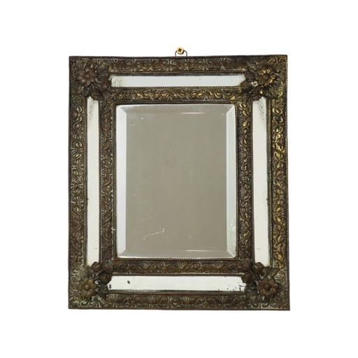 Miroir à coussin ancien français Repousse