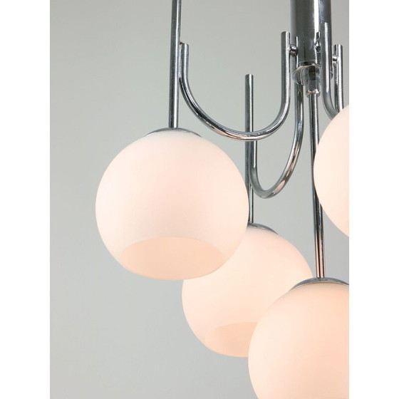 Image 1 of Lustre vintage en chrome et verre opalin, Italie 1970