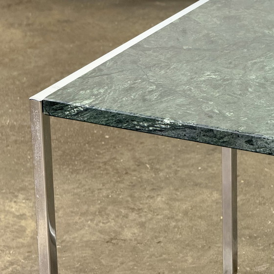 Image 1 of Table d'appoint avec cadre en chrome et plateau en marbre vert