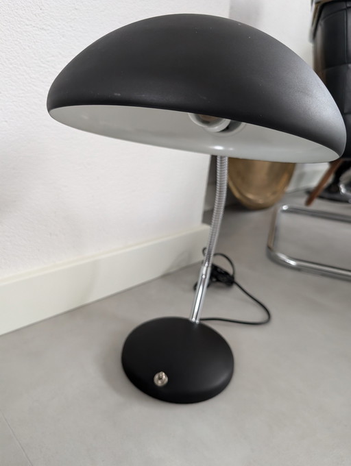 Lampe de table noire vintage