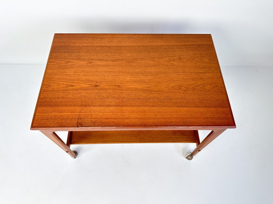 Image 1 of Table de couture ou chariot de bar en teck du Mid Century avec panier coulissant