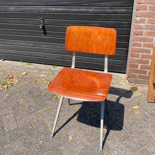 Résultat Chaise Friso Kramer et Wim Rietveld