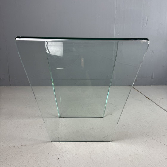 Image 1 of Table de salon postmoderne en verre, années 1980