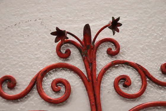 Image 1 of Applique en fer laqué rouge