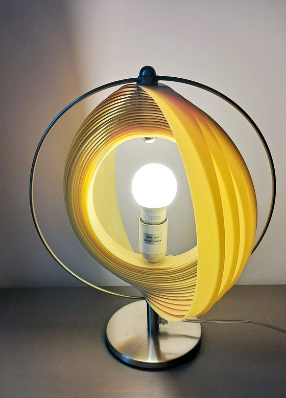 Image 1 of Lampe Moon Kare Jaune. Années 80