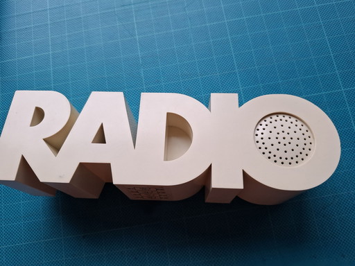 Radio Avec inscription "Radio