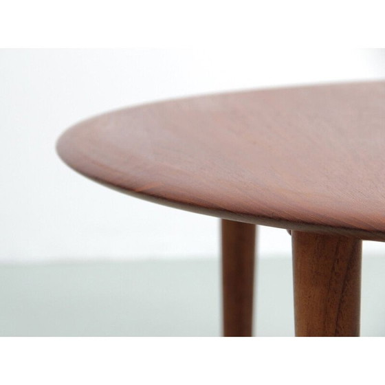 Image 1 of Table basse vintage scandinave en teck massif par Hvidt et Mølgaard Nielsen, Daneamark