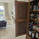 Armoire Louis Philippe aux lignes épurées avec étagères