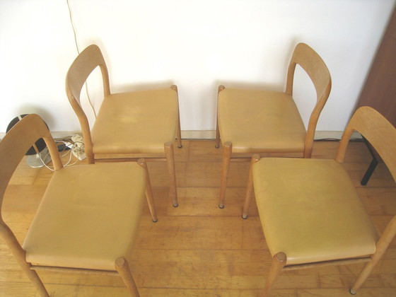 Image 1 of 4 chaises de salle à manger danoises J. L. Møller Modèle 75