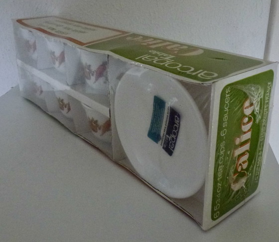 Image 1 of Vintage Arcopal 6X Bowl et 6X Dishes dans un nouvel emballage.