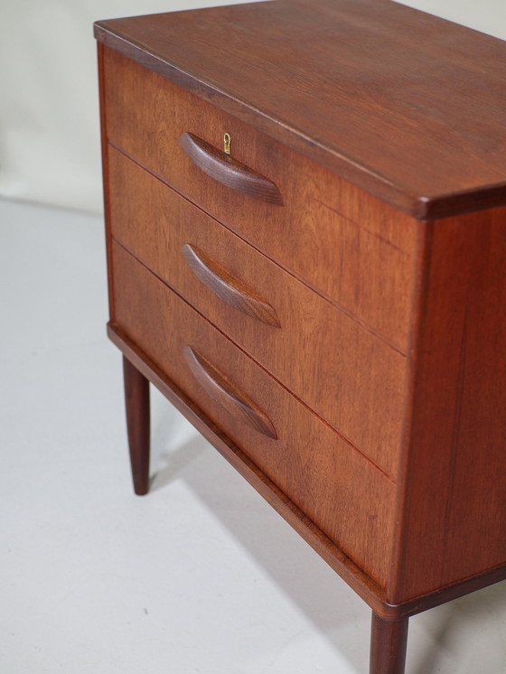 Image 1 of Commode vintage danoise en teck 1960s